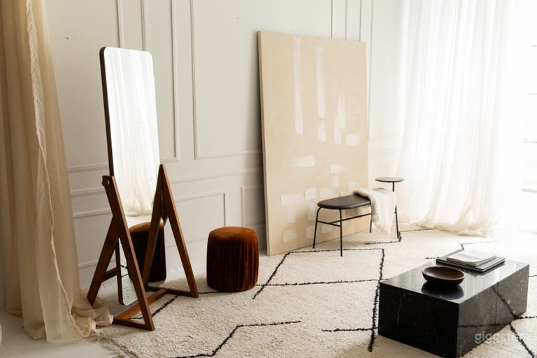  Downtown Bright Hard Loft with Natural Light 