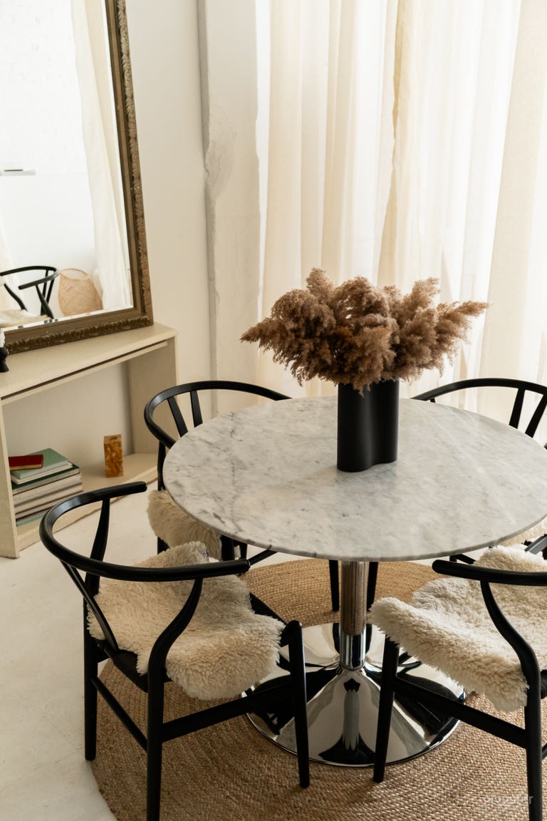  Downtown Bright Hard Loft with Natural Light 
