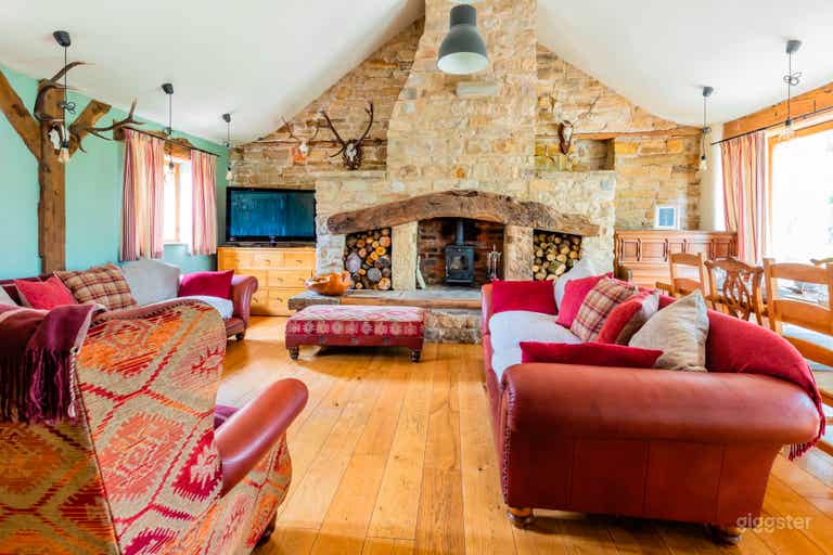  Stylish & Elegant Country Barn Conversion 