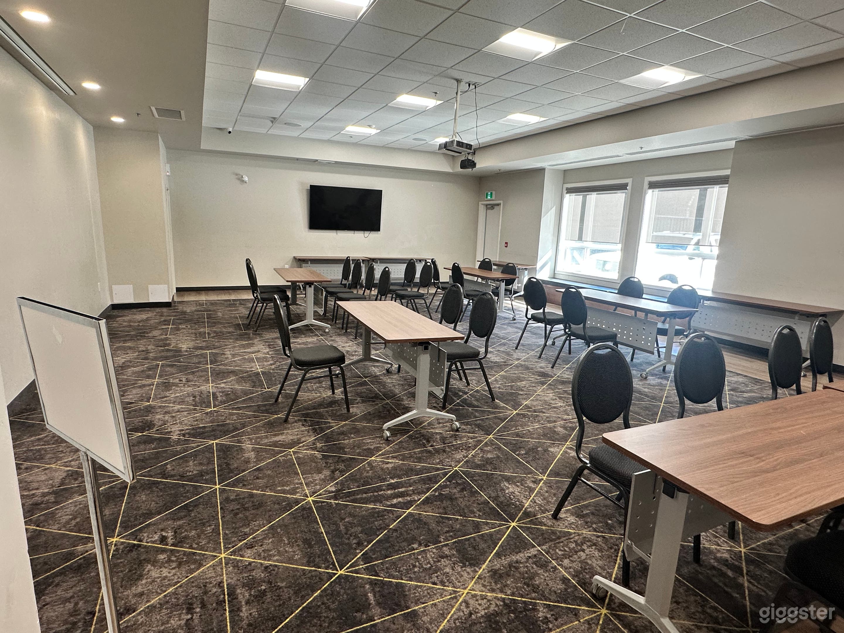 Bright & Versatile Conference Space for Meetings & Workshops Photo 4