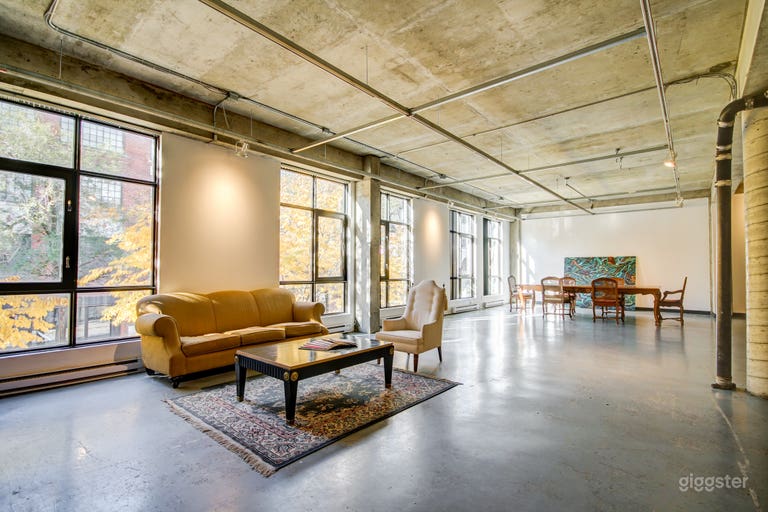  Stunning Design Loft in the Heart of Plateau Mont-Royal 