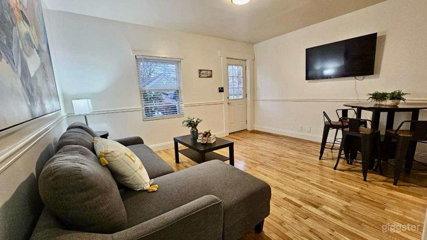 Renovated 3BR Home Park Gem in Atlanta Photo 3