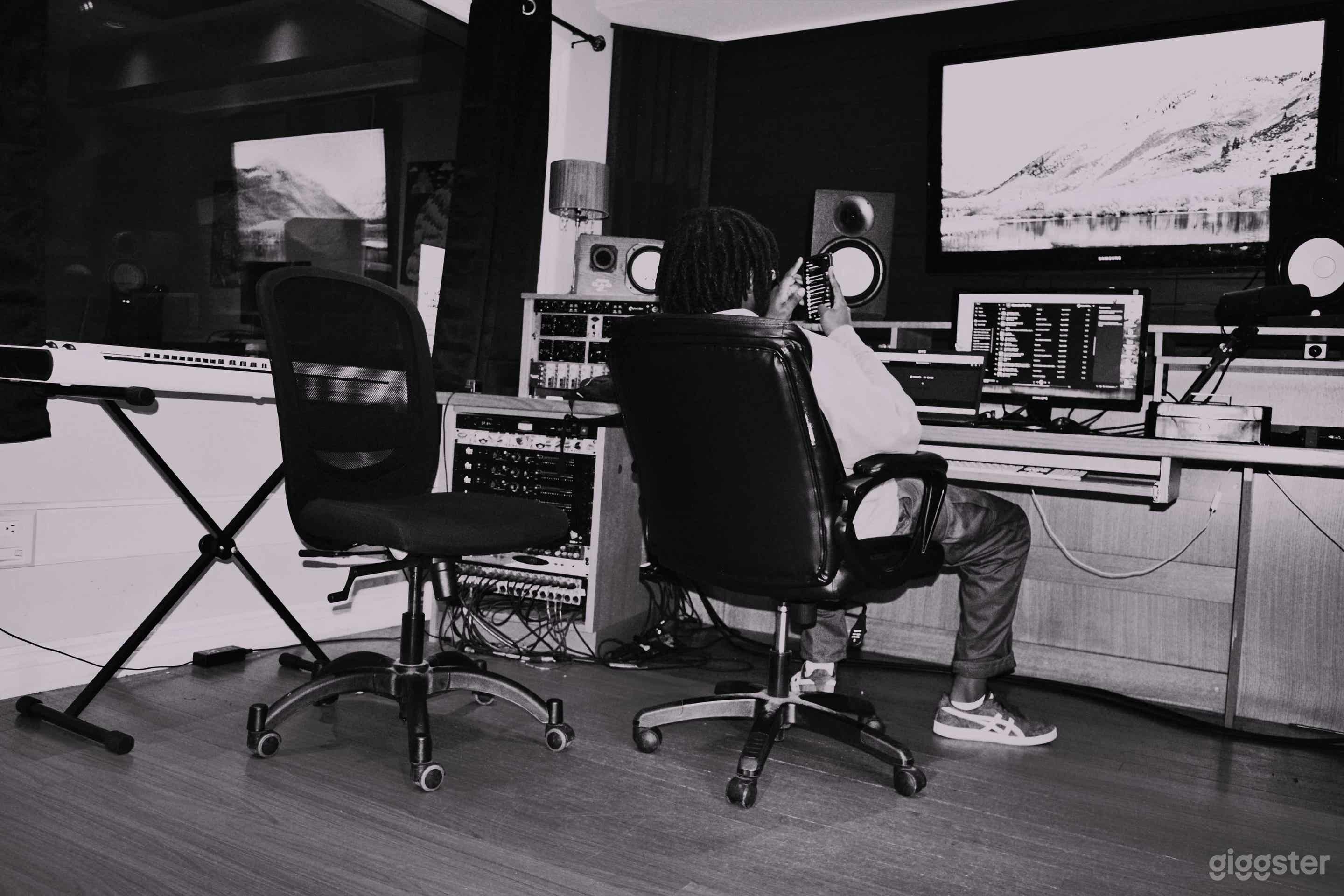 West End Modern Recording/Audio Studio Photo 2