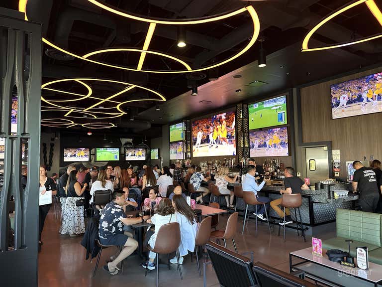  Las Vegas' Premier Sports Lounge & Kitchen 