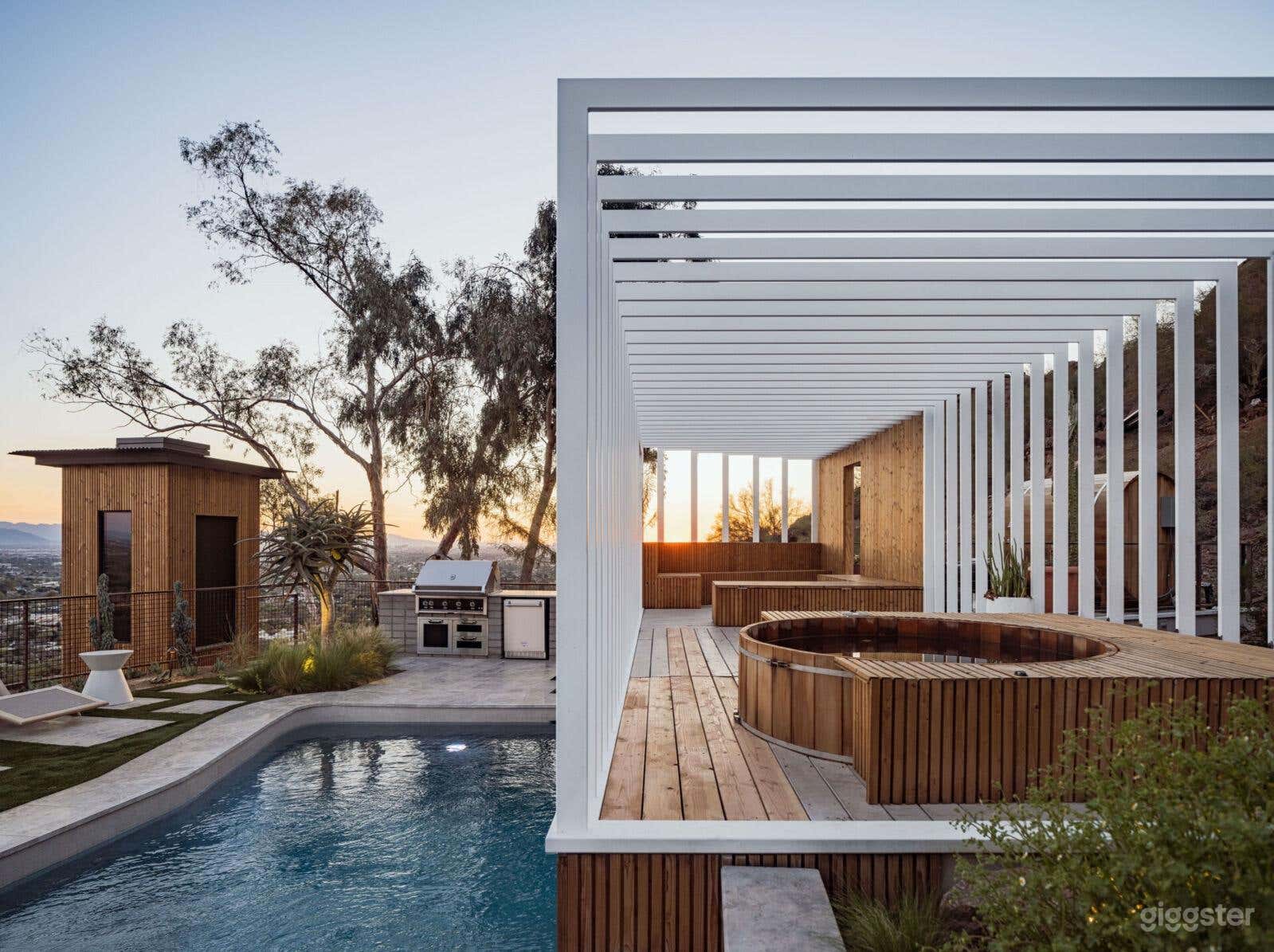 Luxury Camelback Mountainside Pool Retreat Photo 2