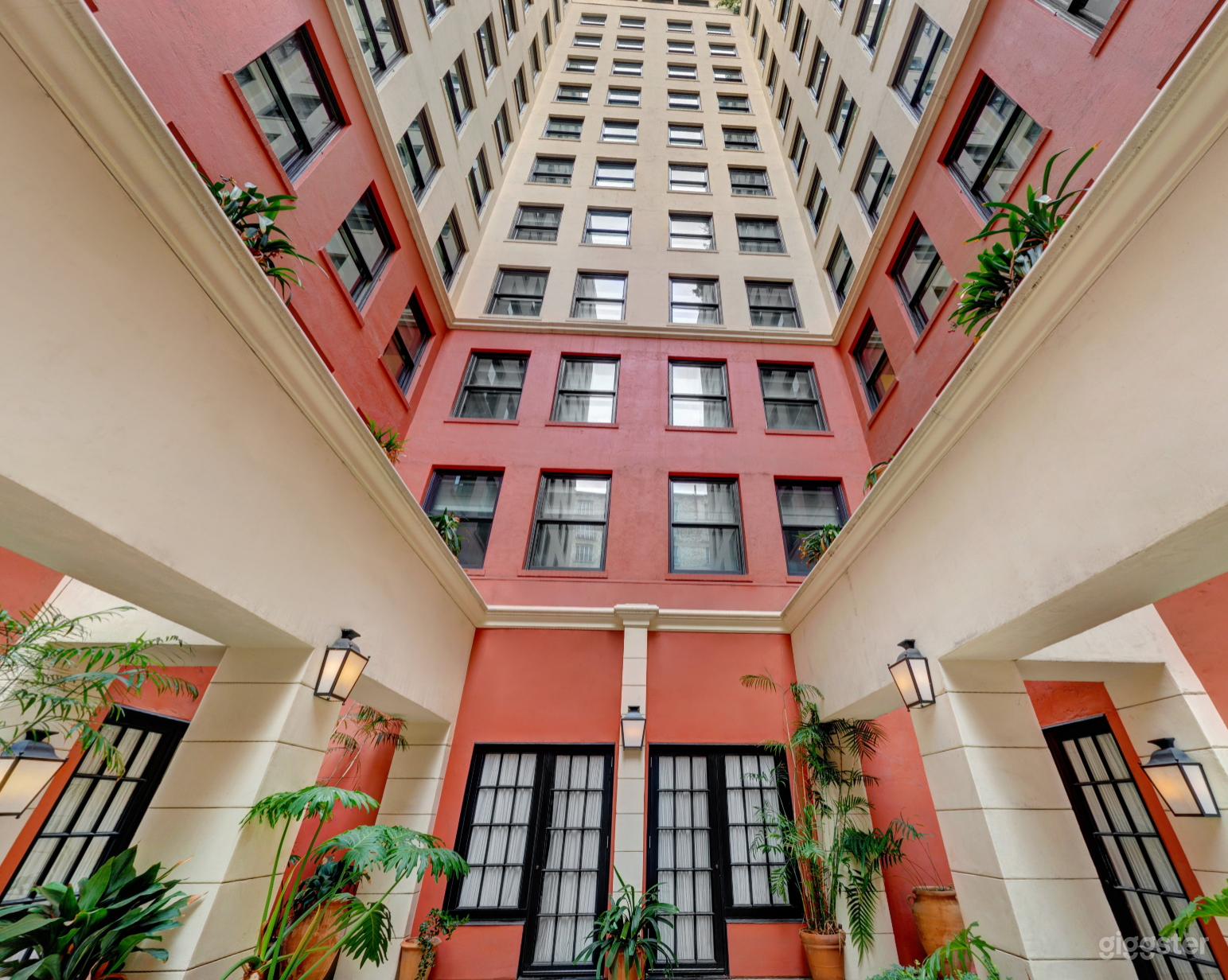 The Courtyard Photo 4