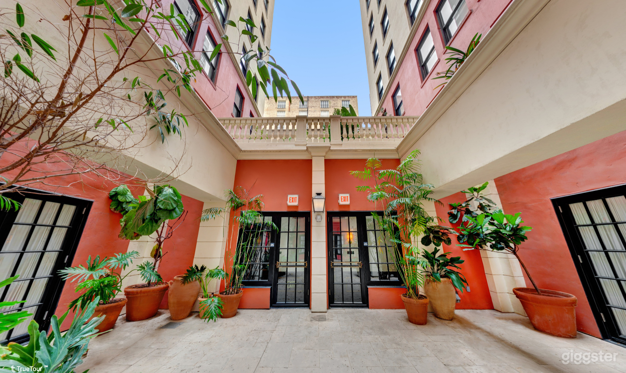 The Courtyard Photo 3