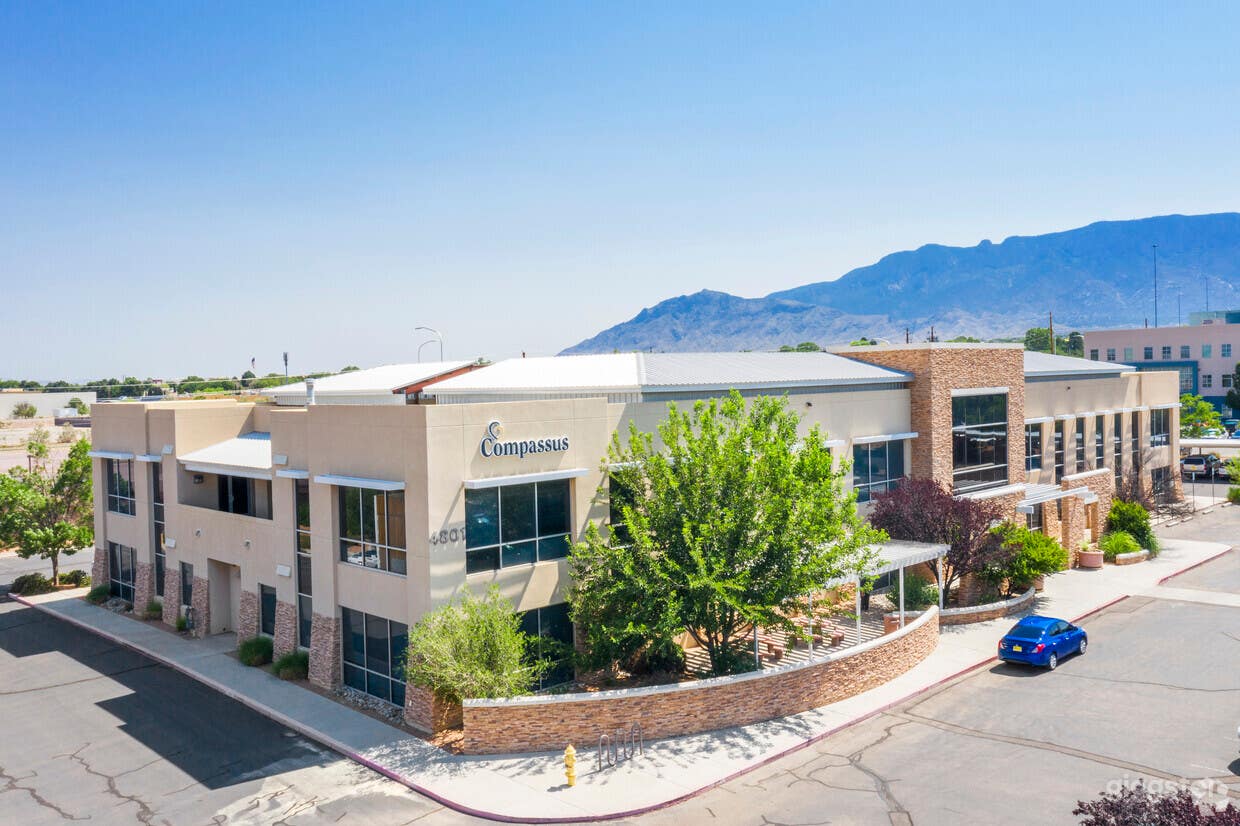 Well-kept Conference Rooms in Albuquerque - NE Photo 1