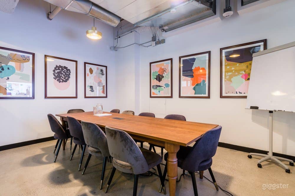 Private Meeting Room for 10 Photo 1