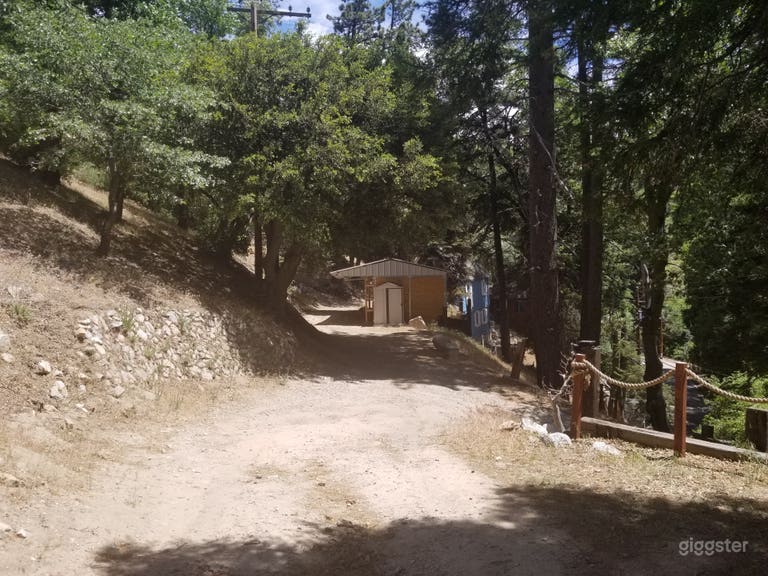  Trail to guest houses 