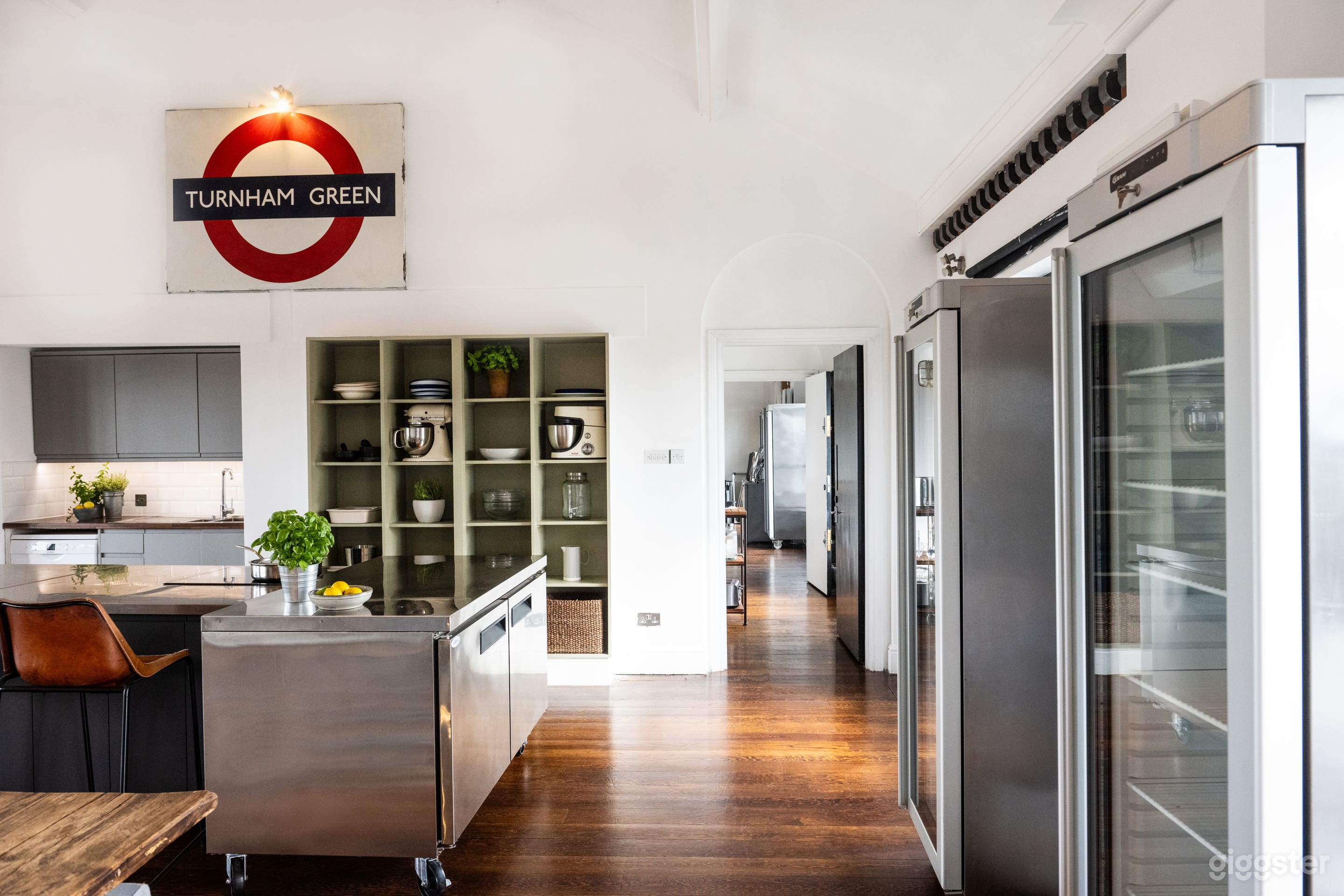 Studio space ideal for food photography. Photo 3