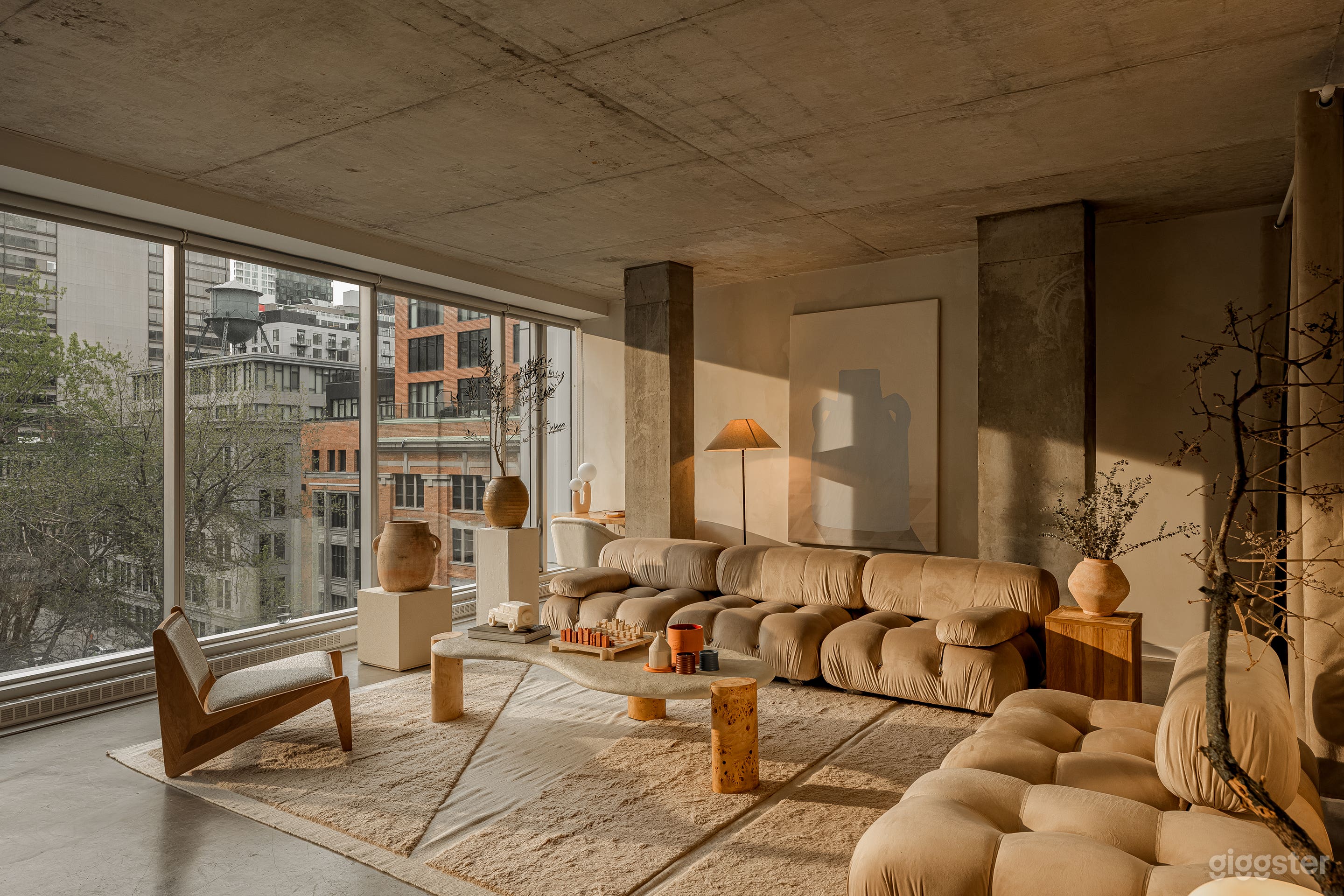 Beautiful Modern Mid-Century Space, downtown Photo 2