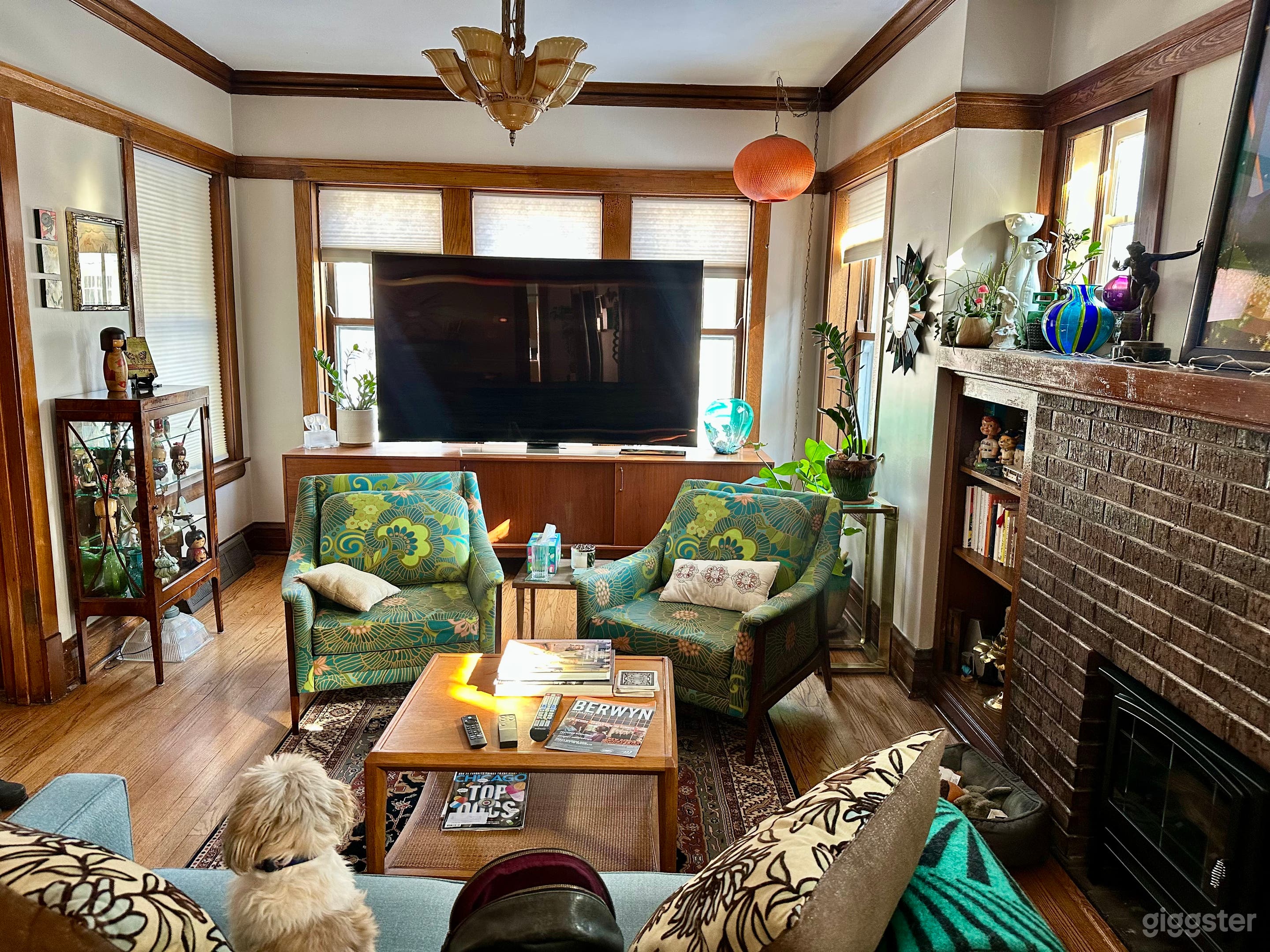 Mid-Century Musical Bungalow – Vintage Charm in Berwyn Photo 4