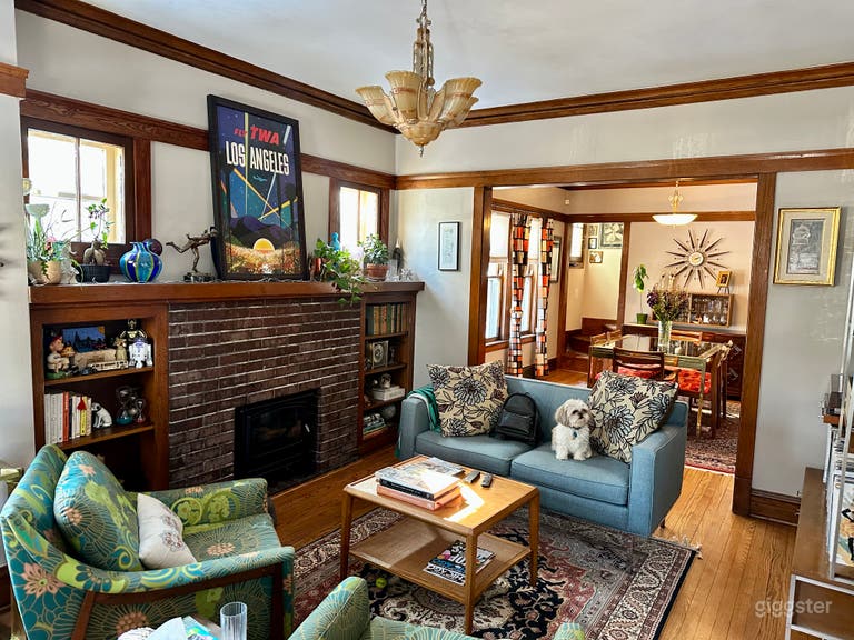  Mid-Century Musical Bungalow – Vintage Charm in Berwyn 