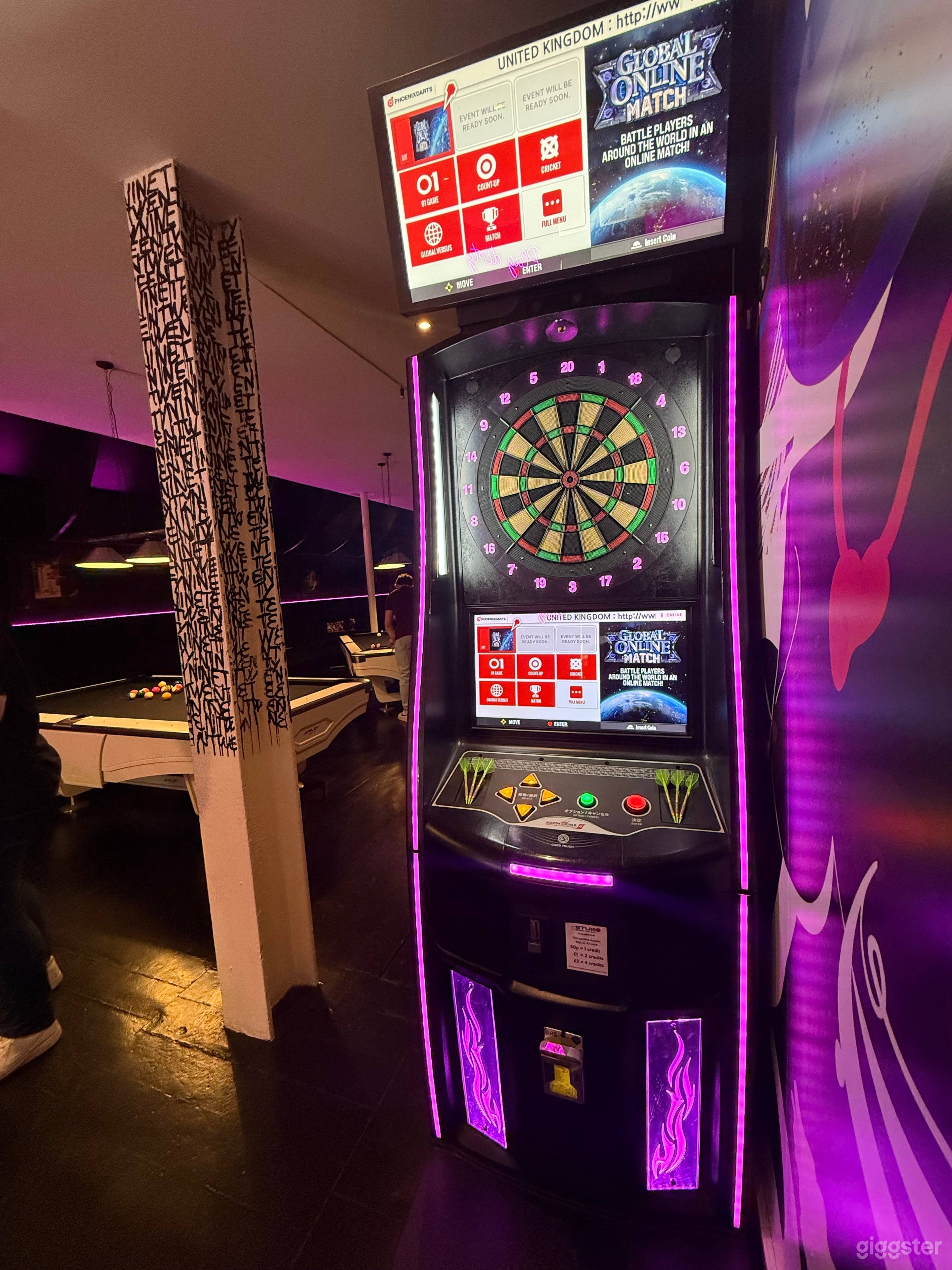 Ground Floor BaR Photo 4