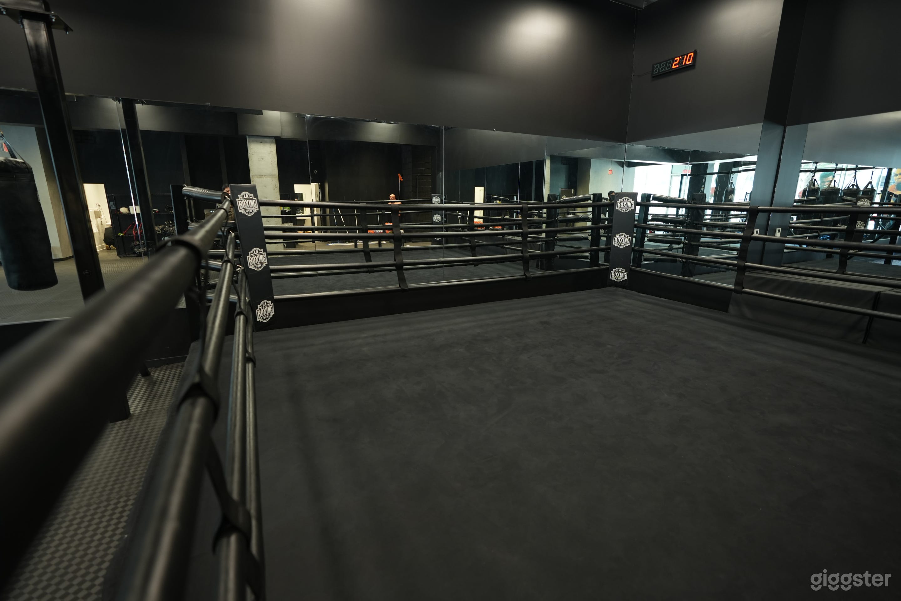 Modern Clean All Black Boxing Gym in Downtown LA Photo 4