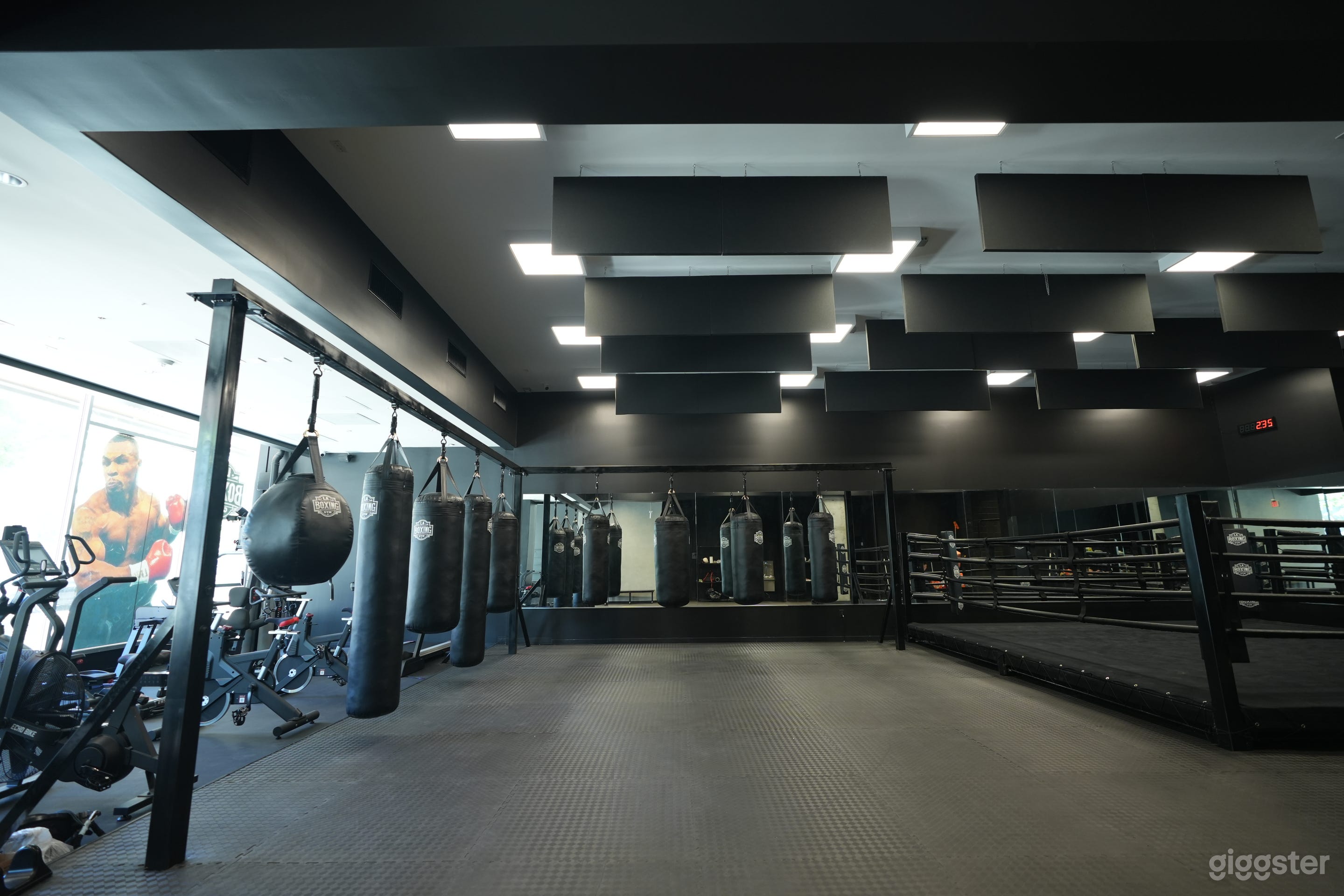 Modern Clean All Black Boxing Gym in Downtown LA Photo 3