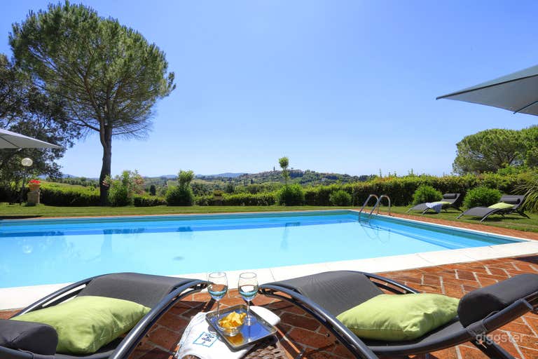  Antica Villa Storica nelle Colline Toscane 