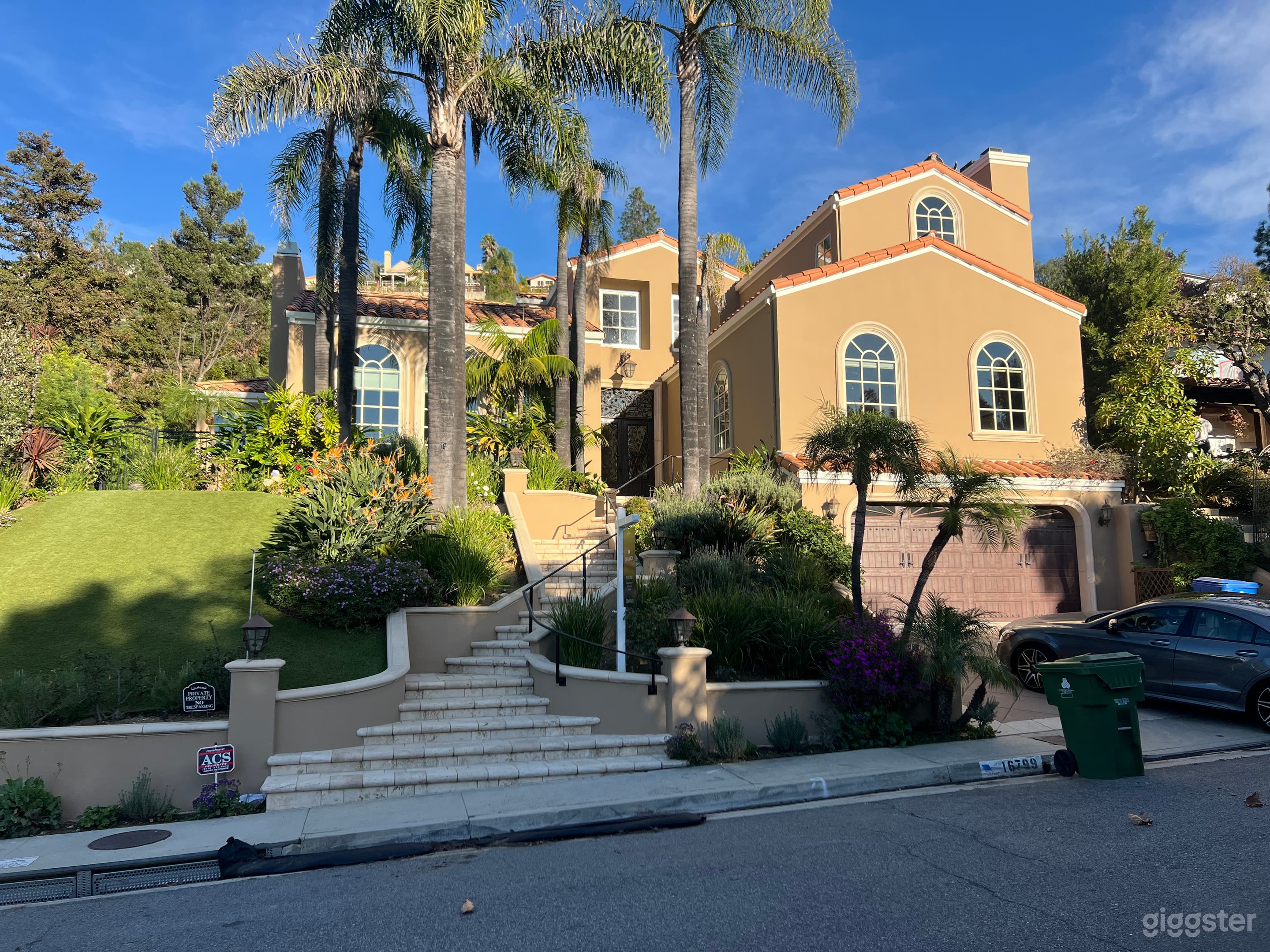 Majestic Mansion in the Palisades Highlands (Whole Property) Photo 1