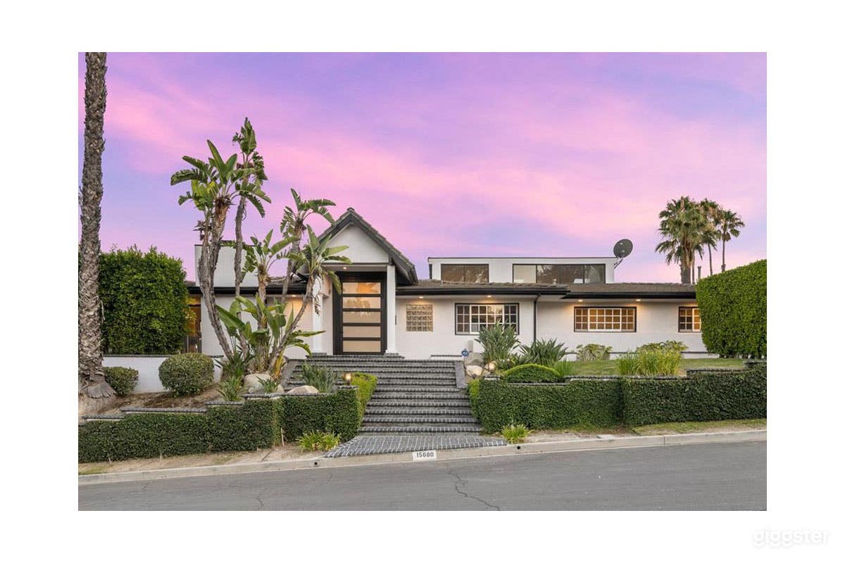 Updated Modern Contemporary with Expansive Views Photo 1