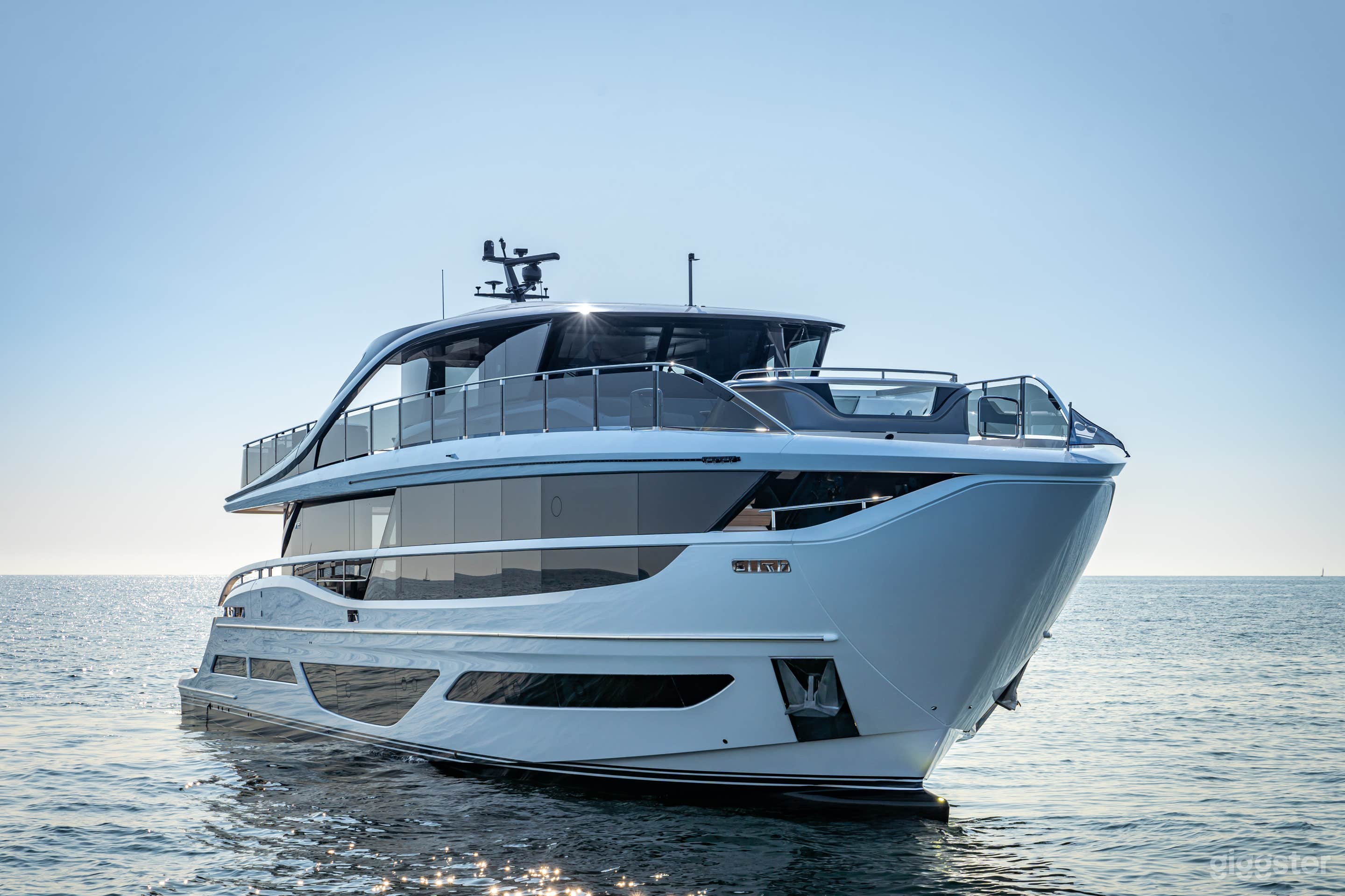 Luxurious and Innovative 100' Princess Yacht Photo 2