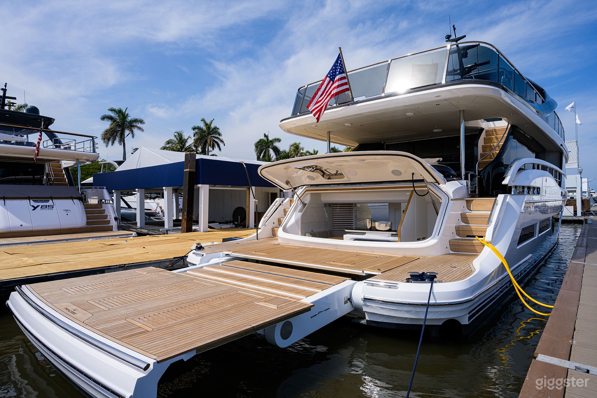 Luxurious and Innovative 100' Princess Yacht Photo 3