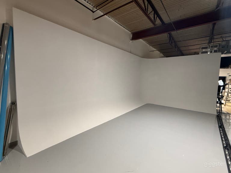  Boutique-Studiofläche: Events, VO, ADR, Film & Fotografie 