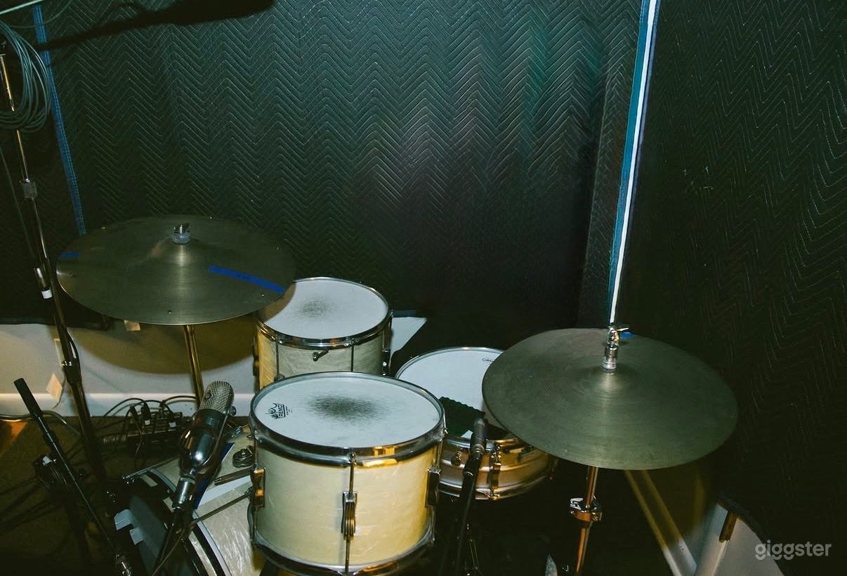 Analog Recording and Production Studio Photo 3