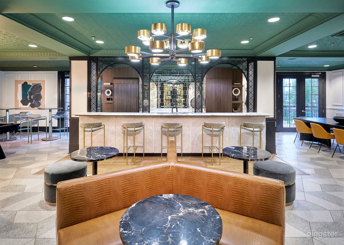 Pub-Style Lounge in Alexandria Photo 1