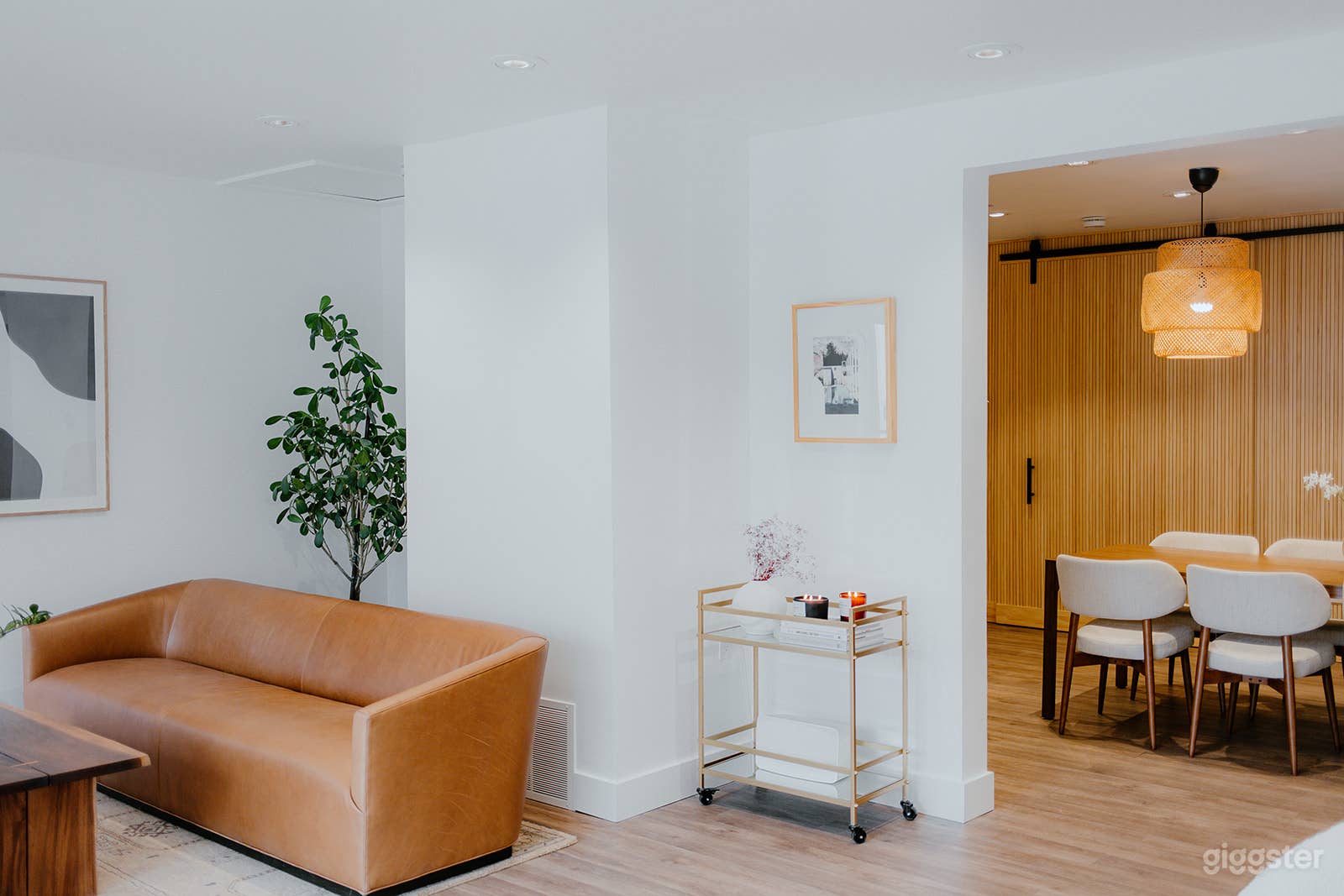 Host your meeting, production, bridal shower, baby shower, dinner party, or social event at WORBOYS / events with natural light and comfy seating!