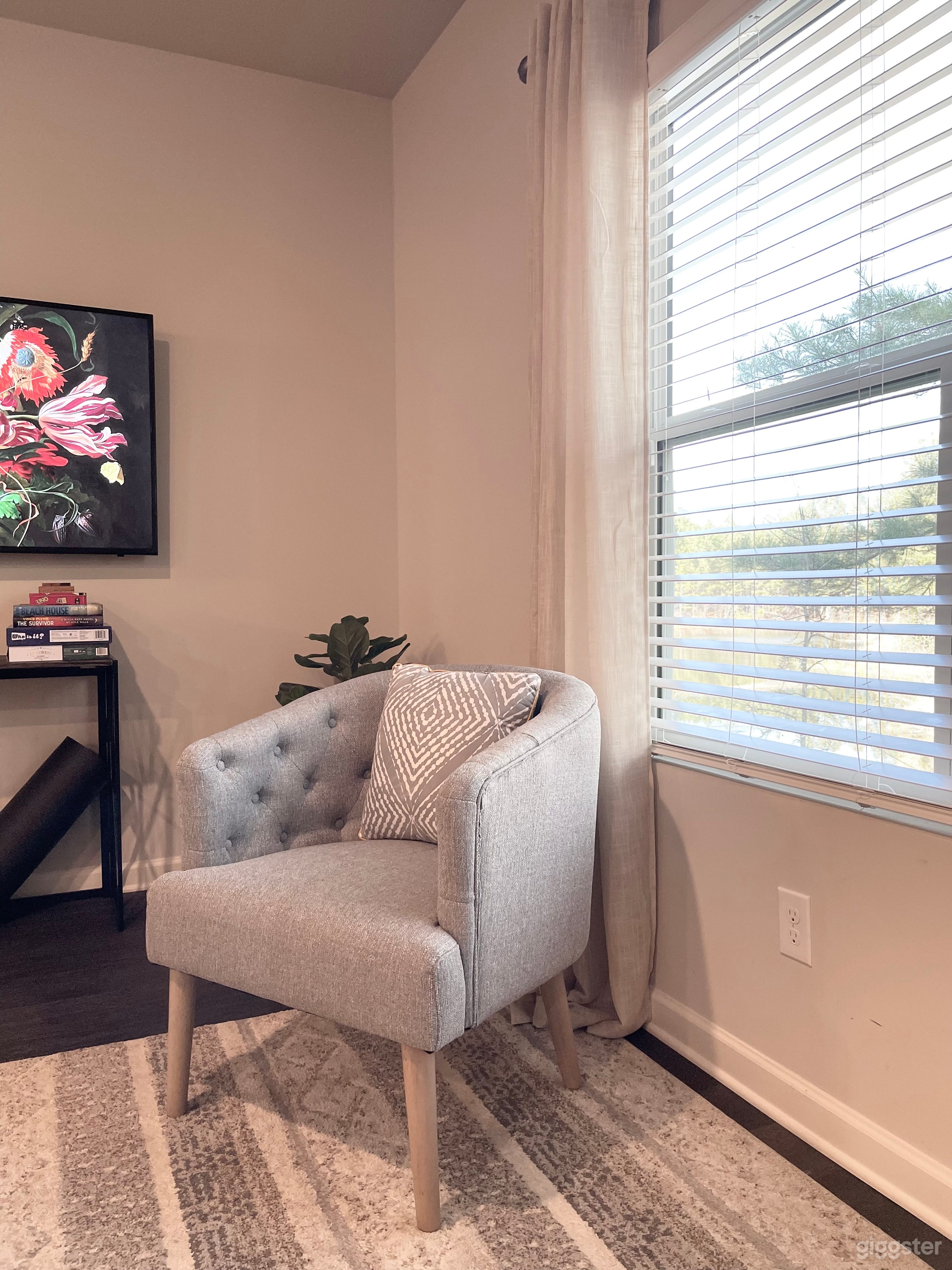 Private and modern Lake Home Photo 2