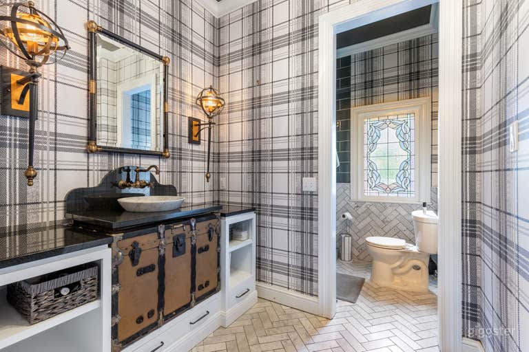  The Turner-Cash Room 