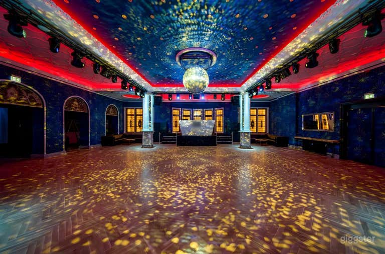 Bar mit moderner Eleganz 