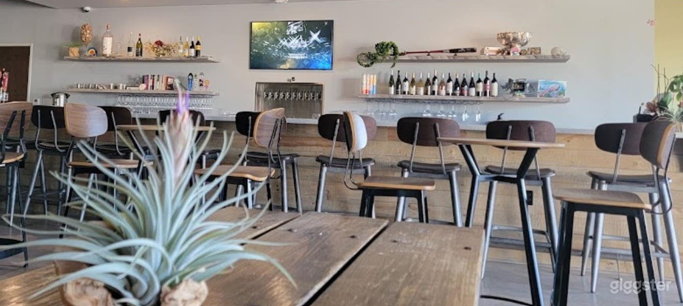 Spacious Wine Bar and Restaurant Photo 3