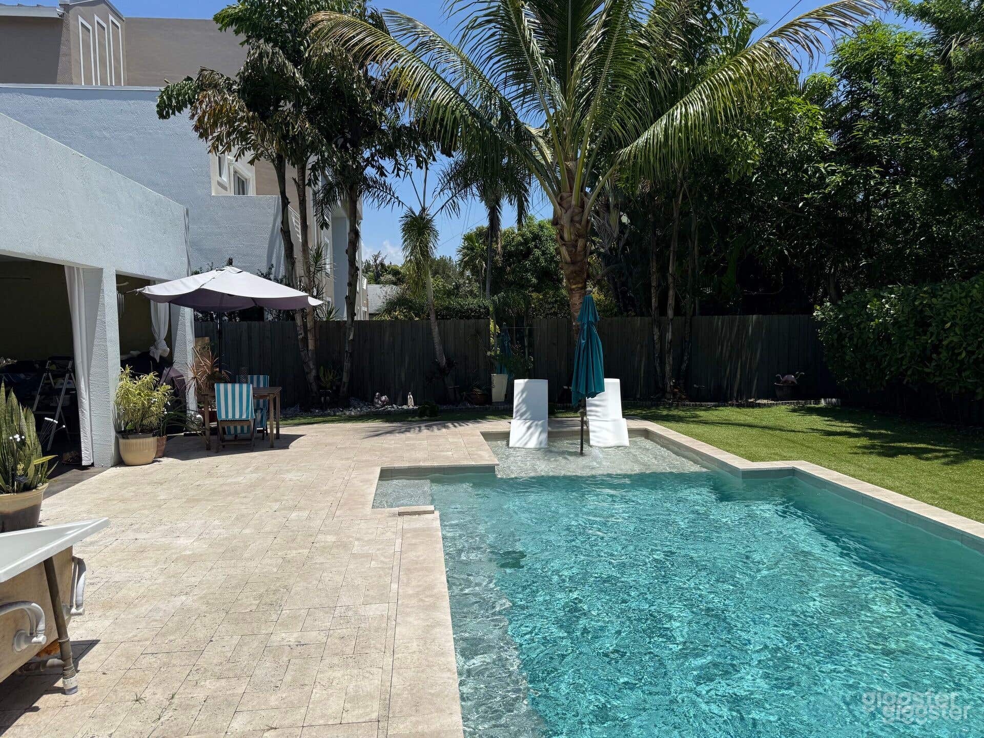 Relaxing Pool at DaRaFa Home Photo 1