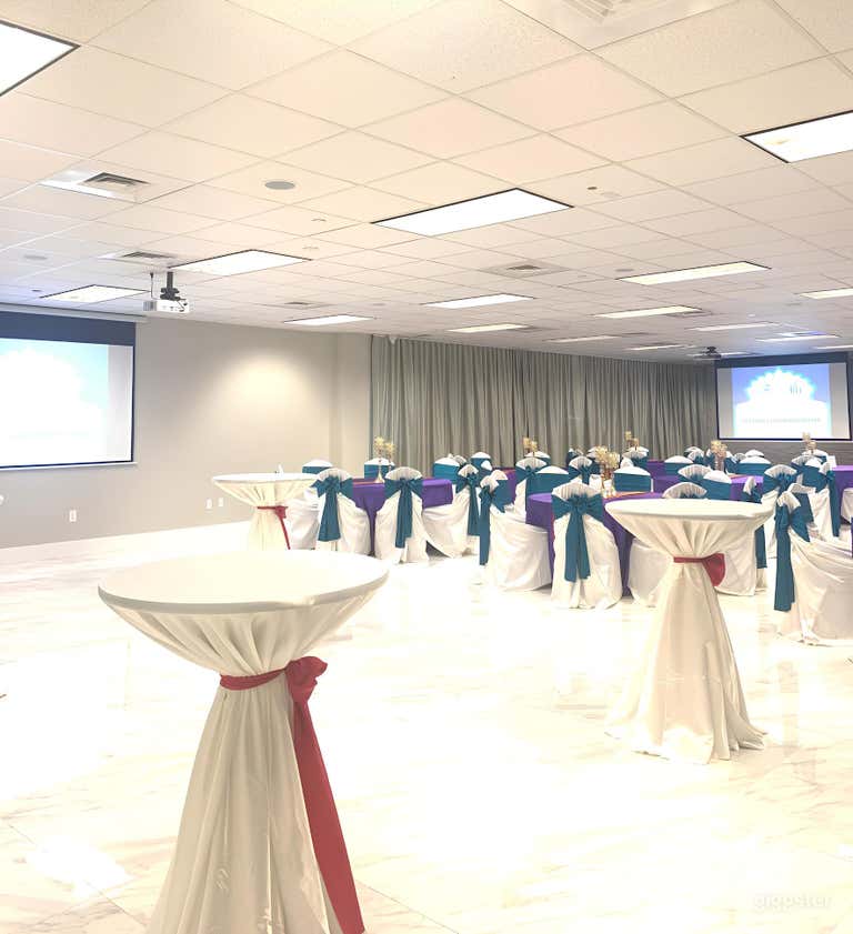  Banquet Hall - 2nd Floor (Hall 212) 