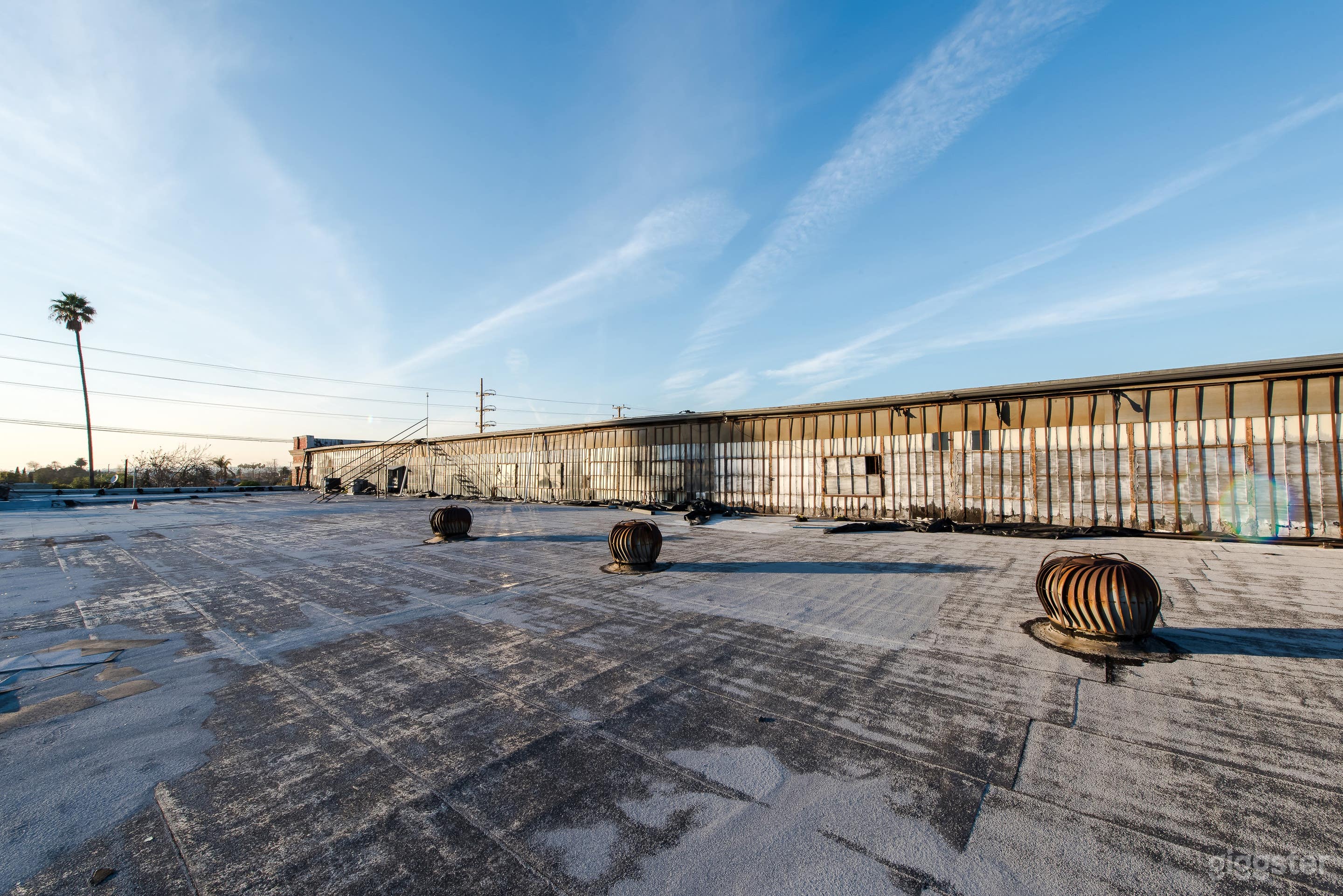 Industrial Rooftop Stage With DTLA Views Photo 4
