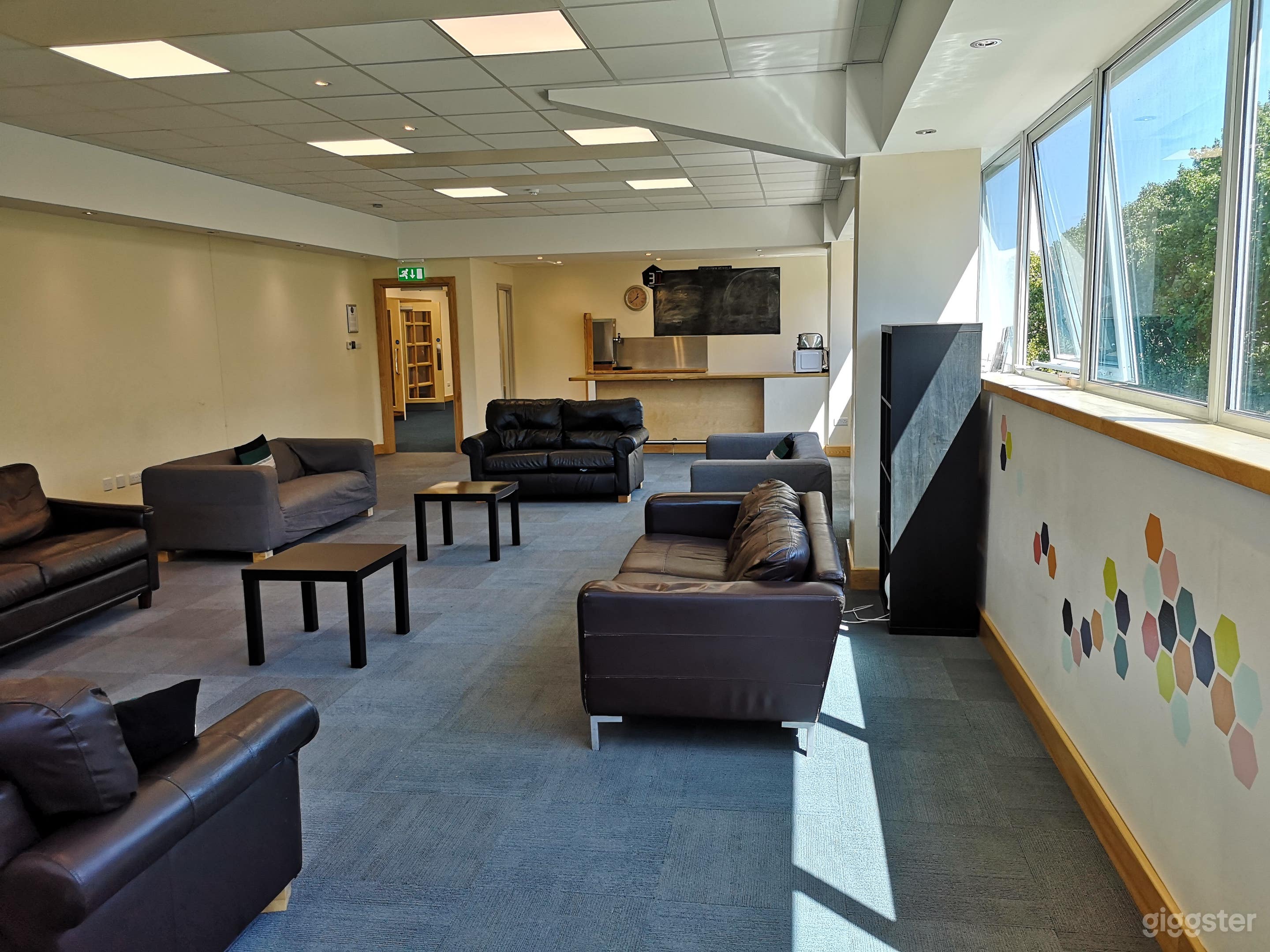 More Room with Sofas and Coffee Tables Photo 2