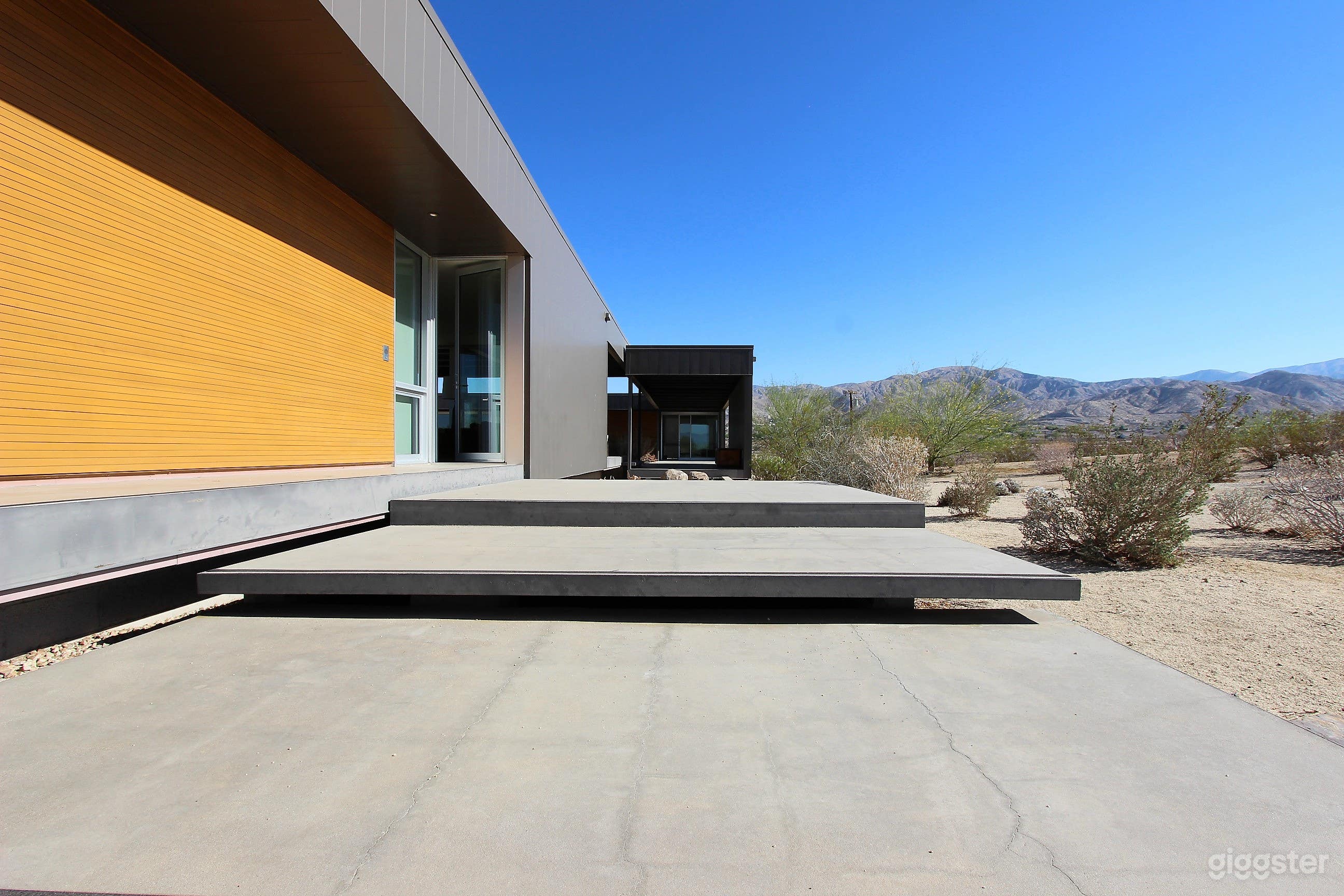 Modern Desert House No.2835 Photo 2