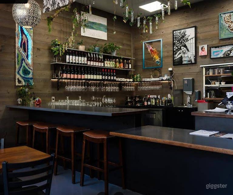  Elegant 700 sq ft Main Dining Room 