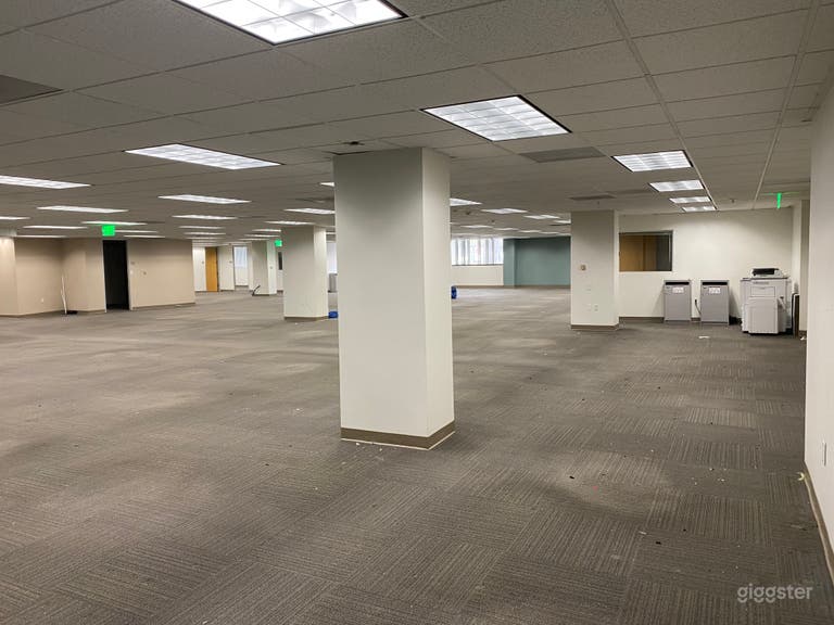  Suite 102: THE LOST HIGHWAY (LAX) 