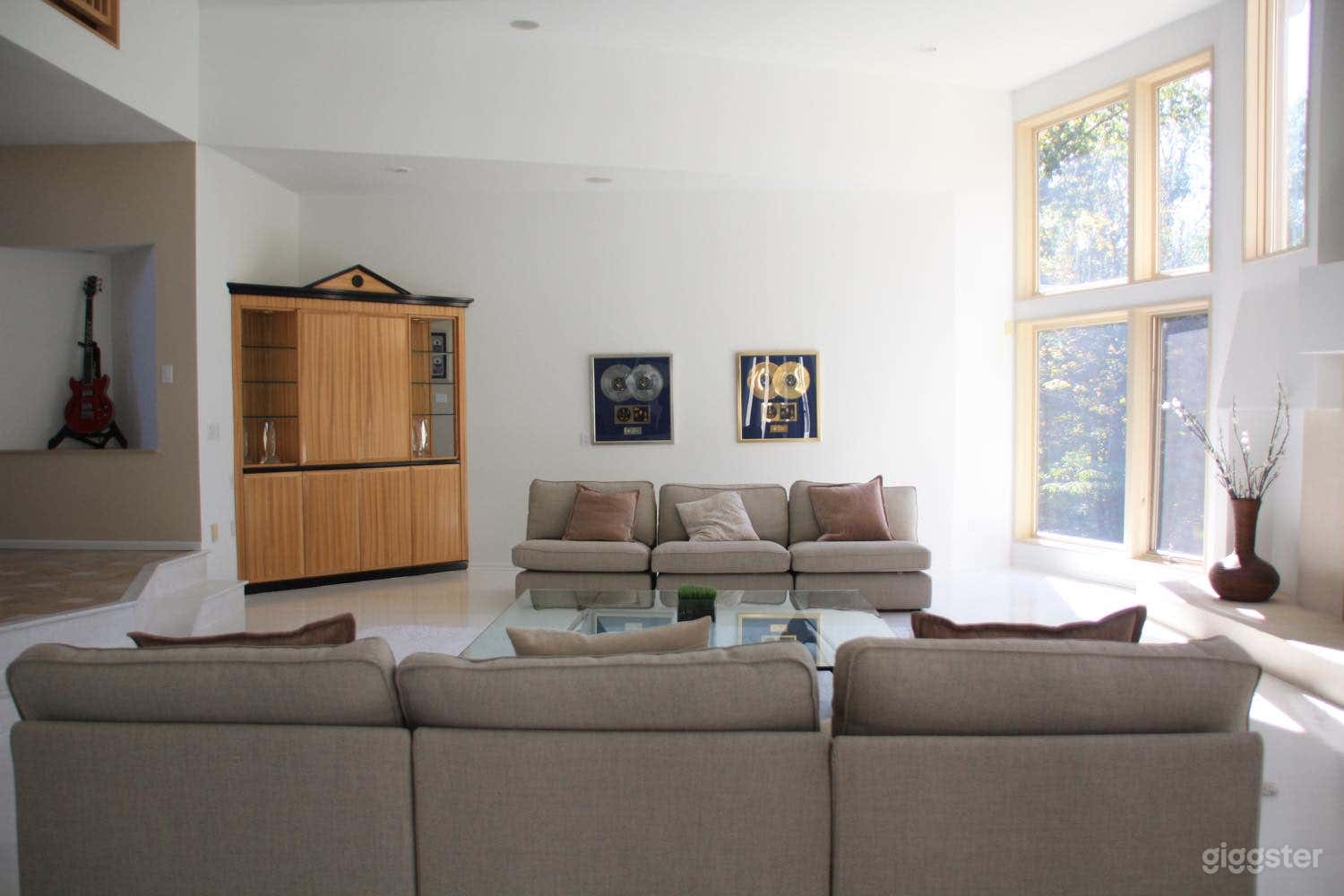 Rockstar's Suburban Estate Photo 3