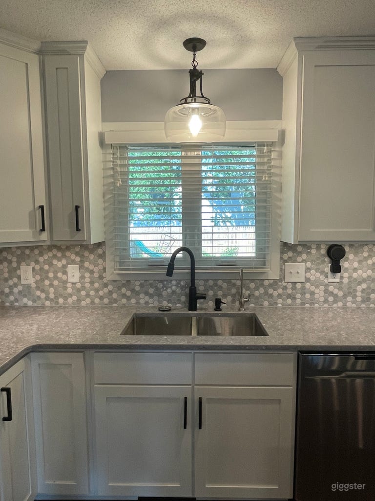  Cozy home with a completely remodeled new kitchen to film in 