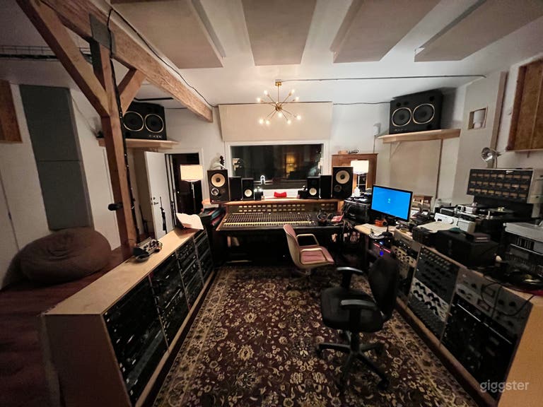  Grand studio d'enregistrement de musique vintage et chaleureux 