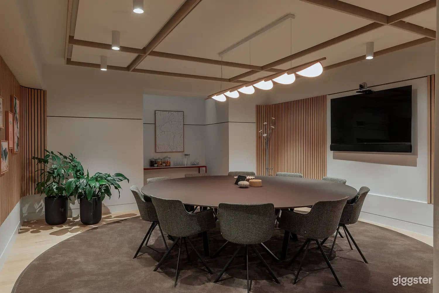 Modern Meeting Space for up to 12 Photo 1