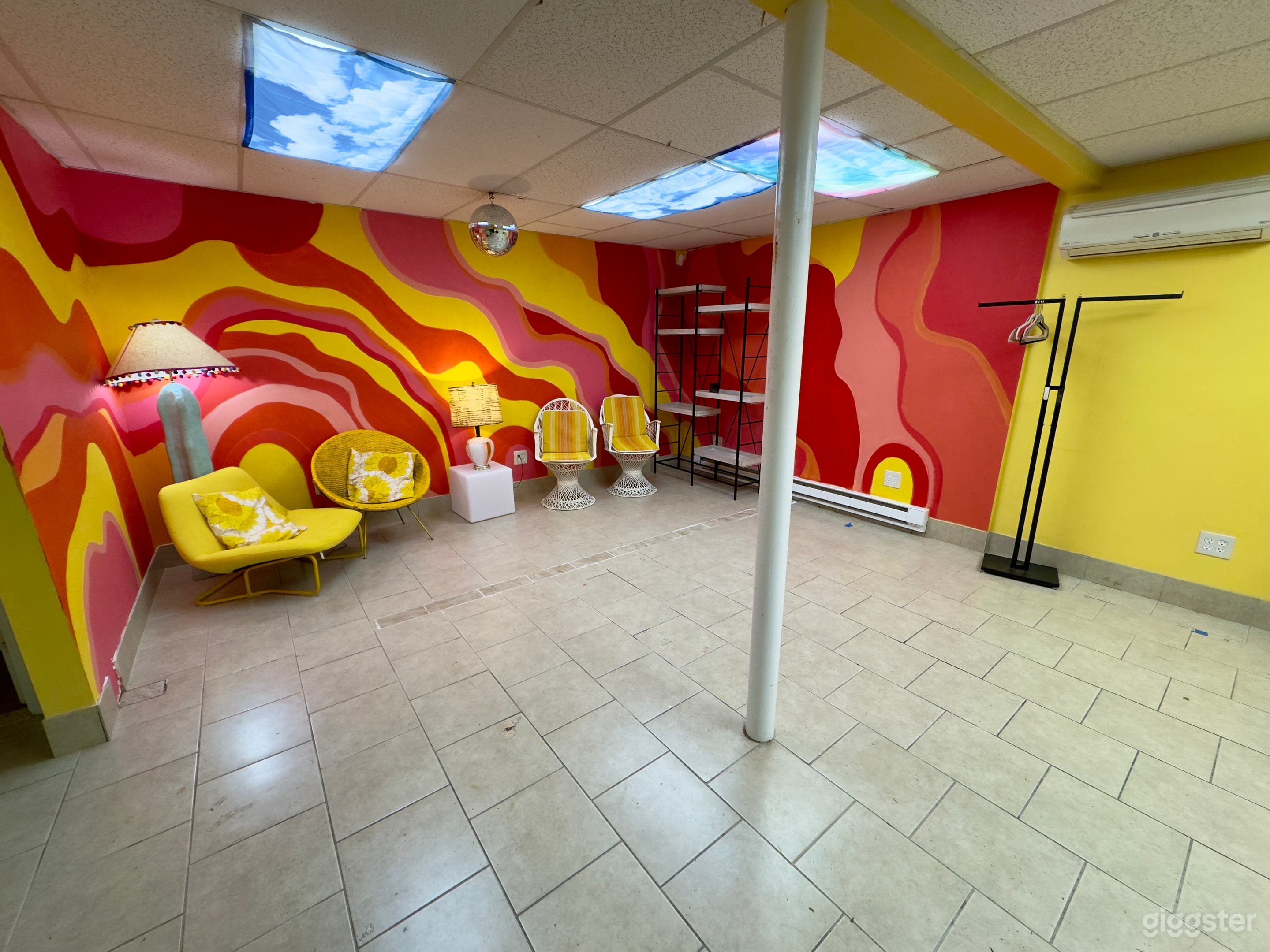 Unique Retro Meeting Space Photo 3