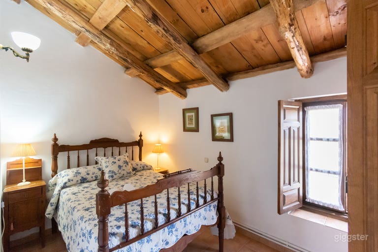  Casa del Guarda: Un Retiro Rural Histórico 