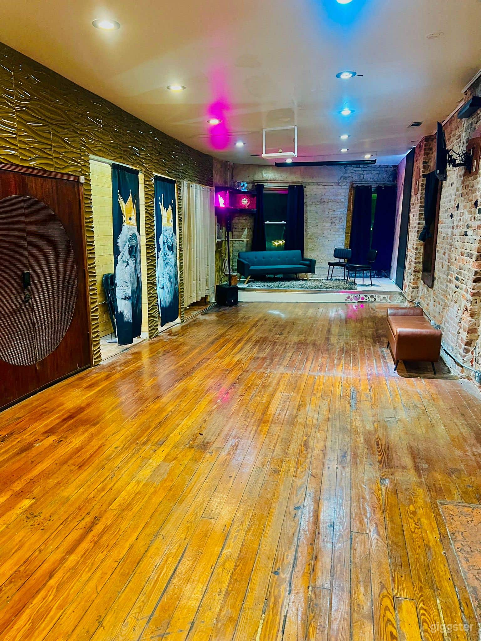 Eclectic Loft in the Heart of the City Photo 1