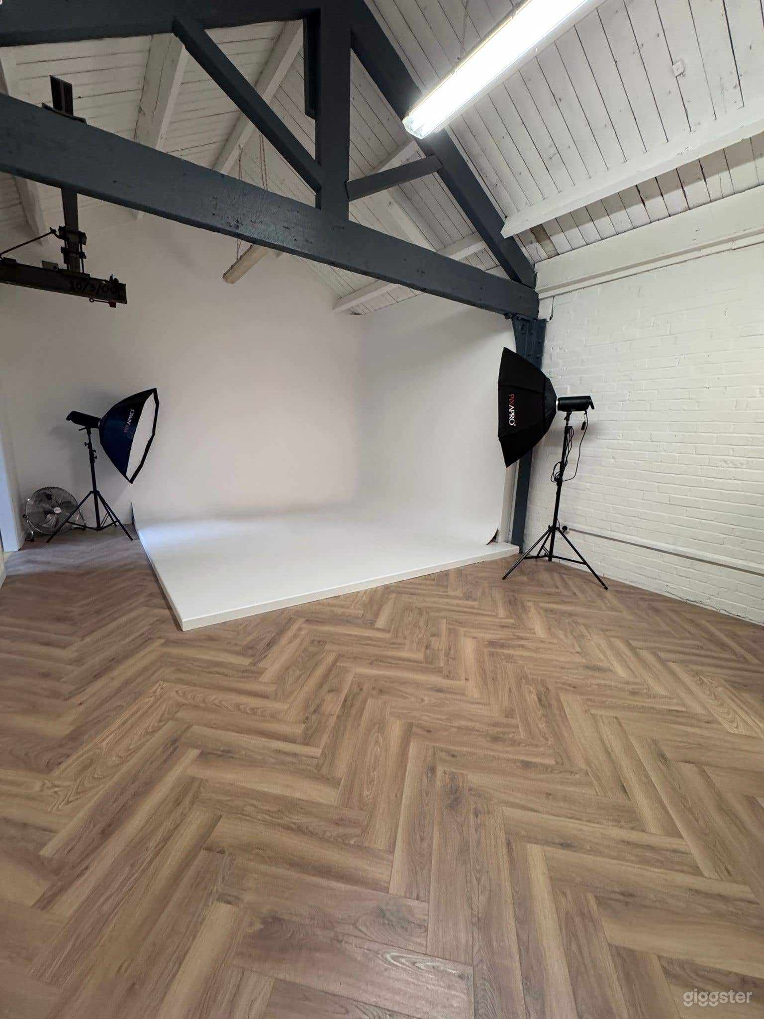 Cove Studio in Salford Photo 4