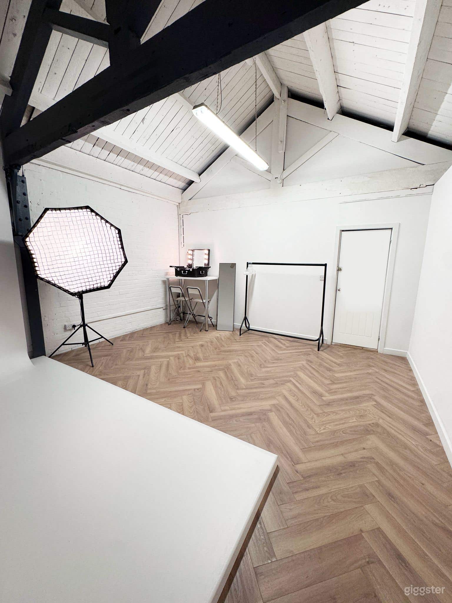 Cove Studio in Salford Photo 3